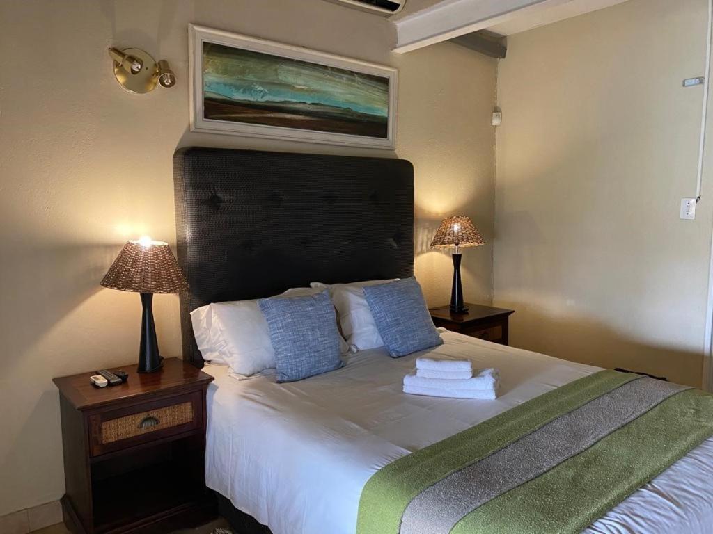 Croc River Lodge Komatipoort Extérieur photo